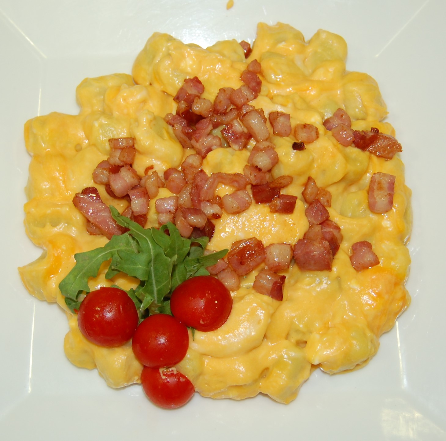 Baconos cheddaros tészta