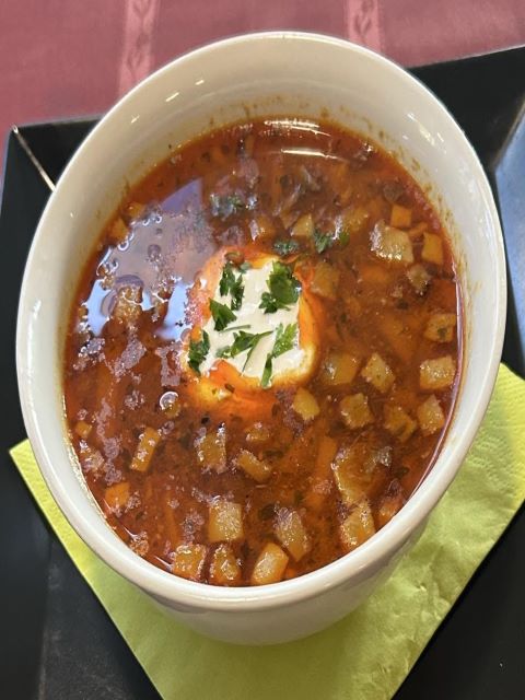 Bugaci húsgombócleves