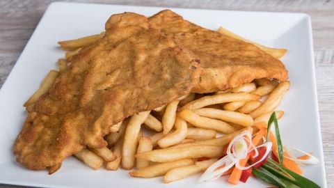 Rántott sertéskaraj sült burgonya